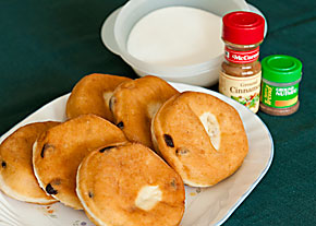 Grophen, a doughnut-like, fried bread made with flour, raisins, and sometimes mashed potatoes.