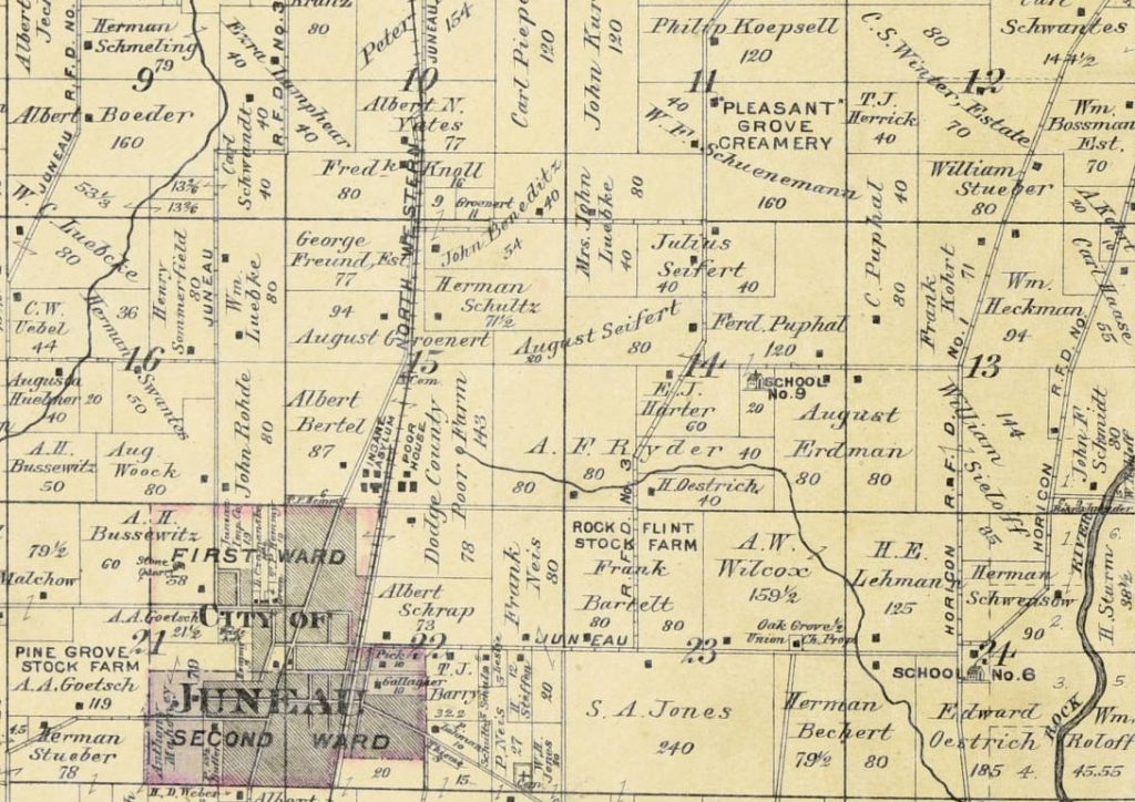 1910 plat map, section of Town of Oak Grove, showing the properties of August and Julius Seifert.