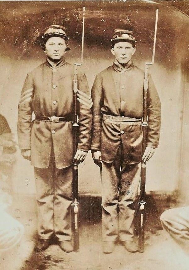 August Seifert and his brother Ernst, during the American Civil War.